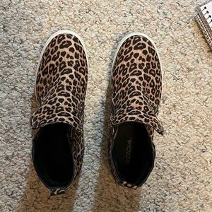 Cheetah print booties. Sz. 8.5